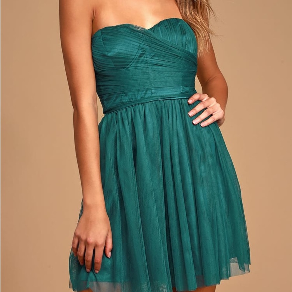 NWT Lulu’s Love At First Twirl Emerald Green Tulle Strapless Dress - medium